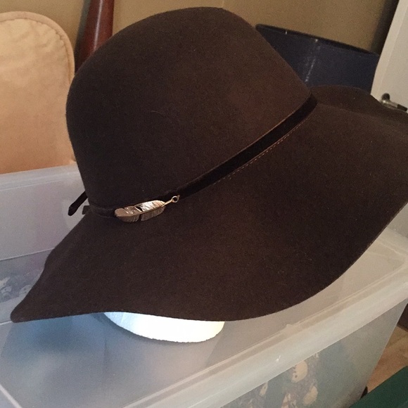 Fun & floppy hat / NWT - Picture 3 of 6